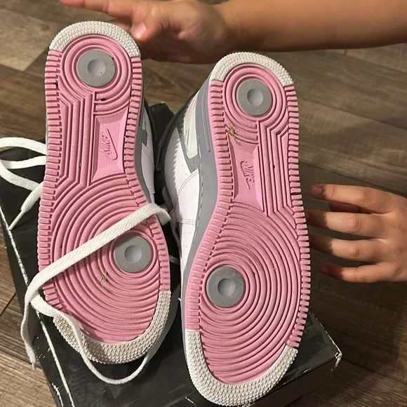 Kids White and Pink Fushions - Picture 3 of 3